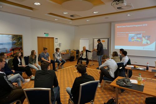WorldClass Potential Athleten treffen sich beim INDOOR MEETING in Karlsruhe