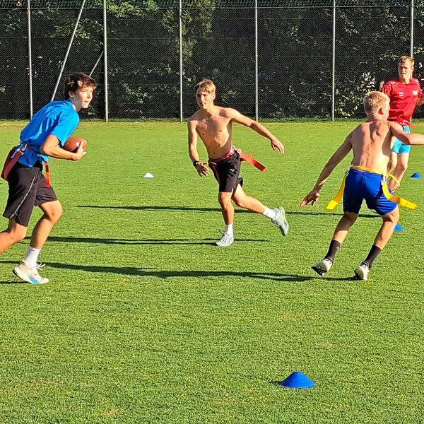 Schnelligkeitstraining mit Football