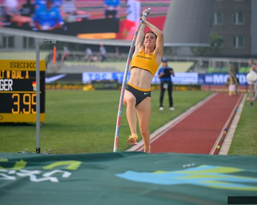 Anna Hiesinger (LAZ Ludwigsburg) sollte noch die 4,10 Meter im Stabhochsprung knacken.